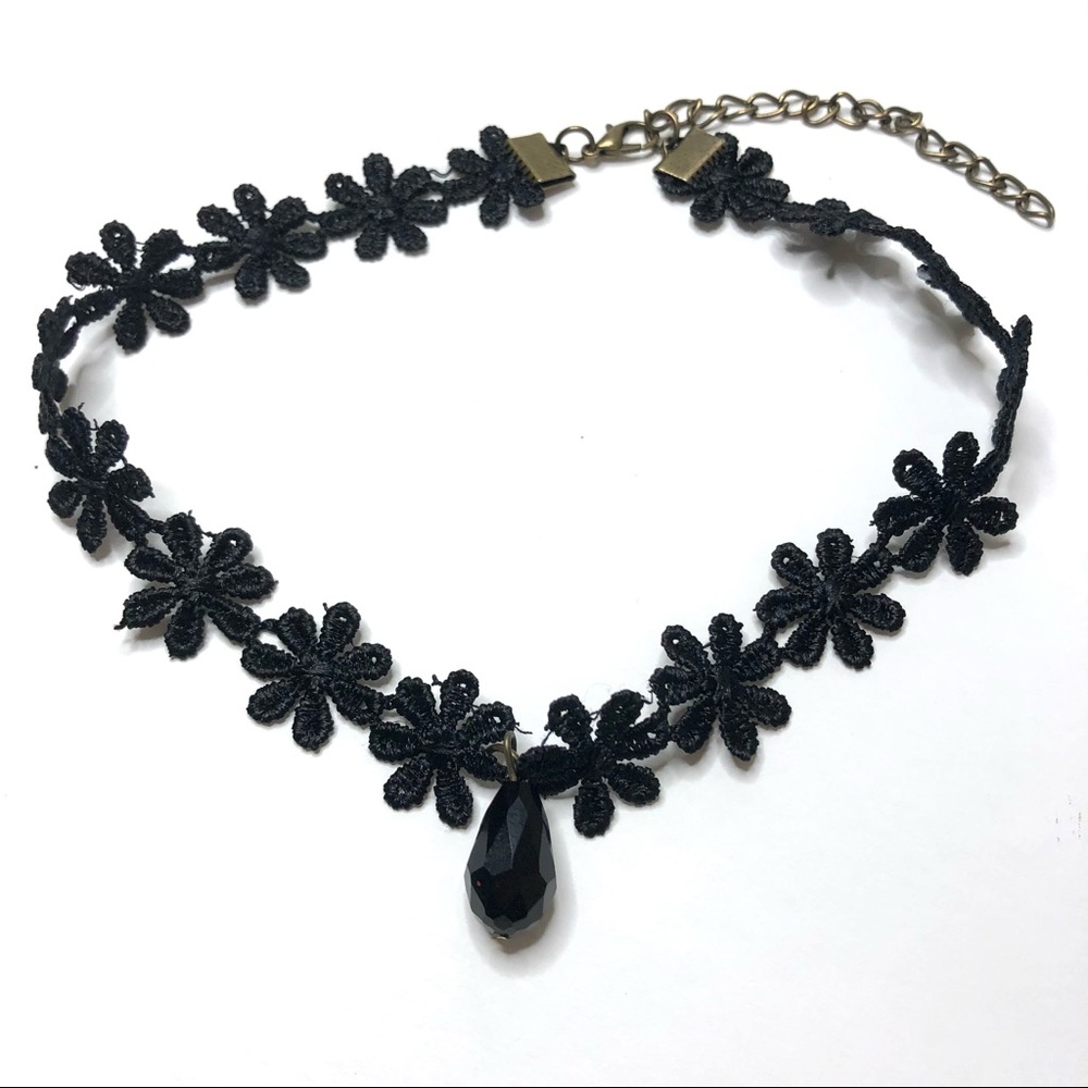 Black flower choker